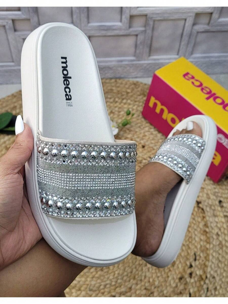 Moleca Sandália Papete Flat Leve e Confortável Moda Feminina Metalizados Prata