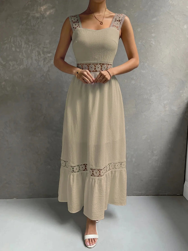 Vestido Longo Feminino com Detalhes em Renda Florais
