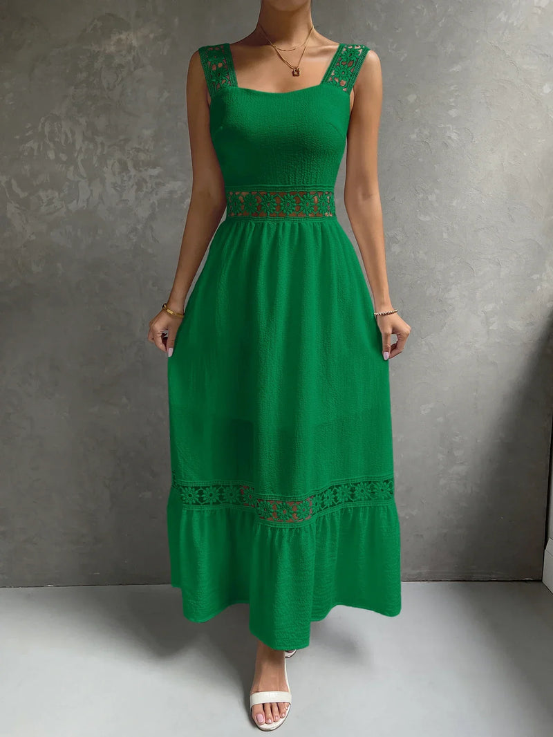 Vestido Longo Feminino com Detalhes em Renda Florais