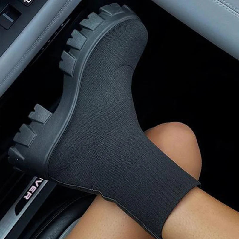 Bota Estilo Tratorada Feminina – Alta, Moderna e Flexível