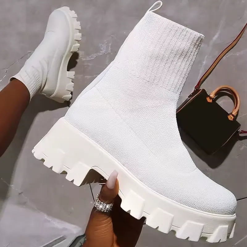 Bota Estilo Tratorada Feminina – Alta, Moderna e Flexível