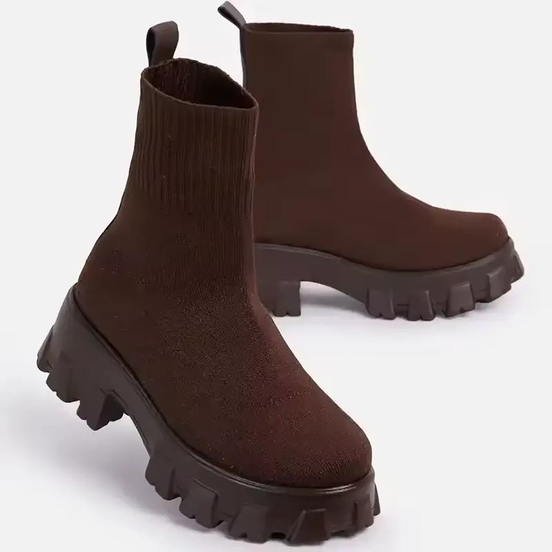 Bota Estilo Tratorada Feminina – Alta, Moderna e Flexível