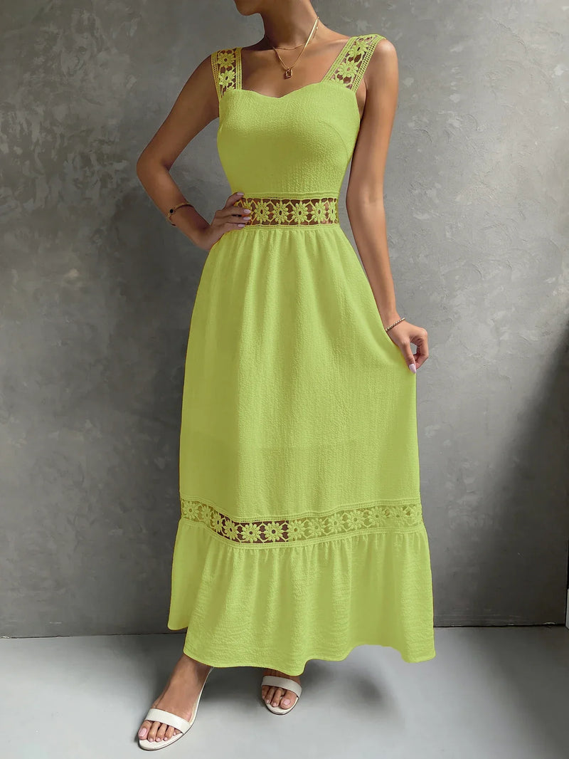 Vestido Longo Feminino com Detalhes em Renda Florais