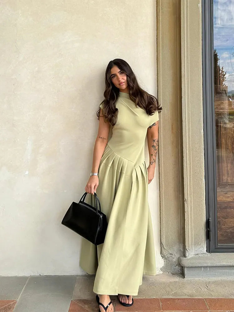 Vestido Longo Elegante com Cintura Plissada